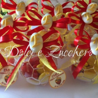 Bomboniere per comunione squadra di calcio Roma giallo e rosso con confetti decorati_IMG_9910