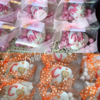Bomboniere per comunione con confetti decorati arancione e rosa con calice e fiori_9D4450A6