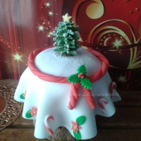 panettone decorato per Natale