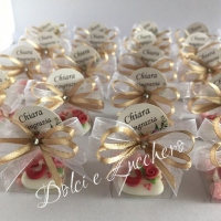 Bomboniere per comunione con confetti decorati cuore con fiori rosa_IMG_9913