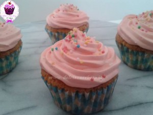 Cupcake con ciliege e panna