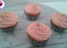 Cupcake con ciliege e panna 2