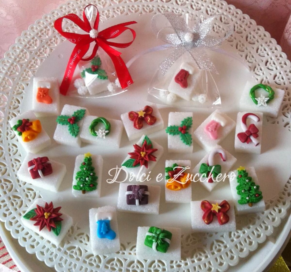 idee natalizie originali con zollette di zucchero decorate con pasta di zucchero